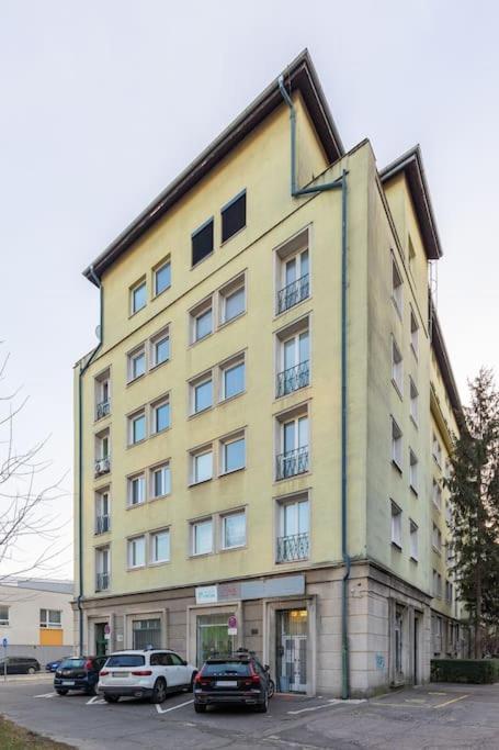 Bnb Slovakia Nivy Bliss Retreat Братислава Екстериор снимка